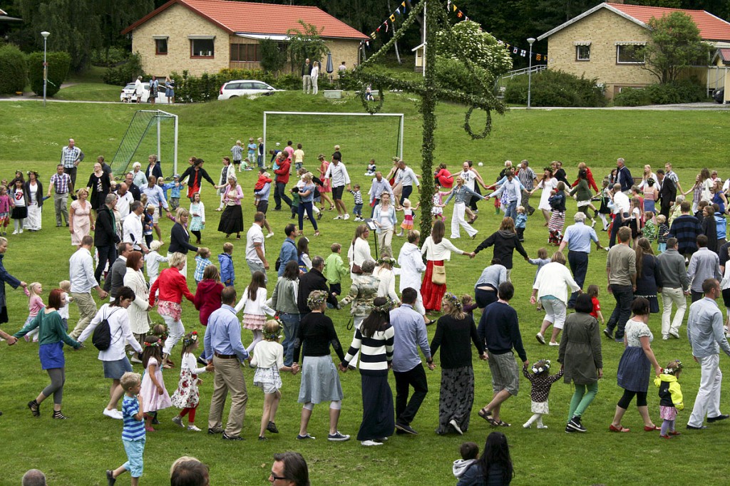 Dansen pågår för fullt.