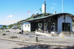 Halva huset är helt utbränt.